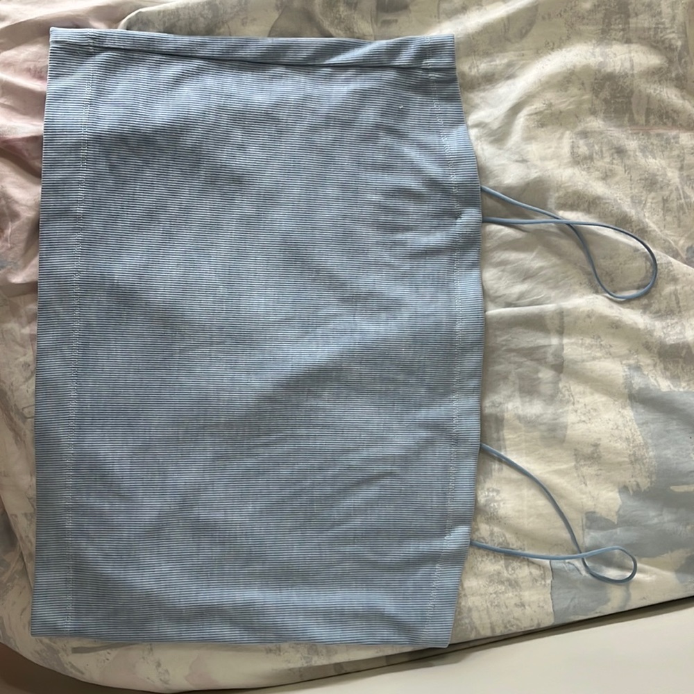 blue cropped tank top